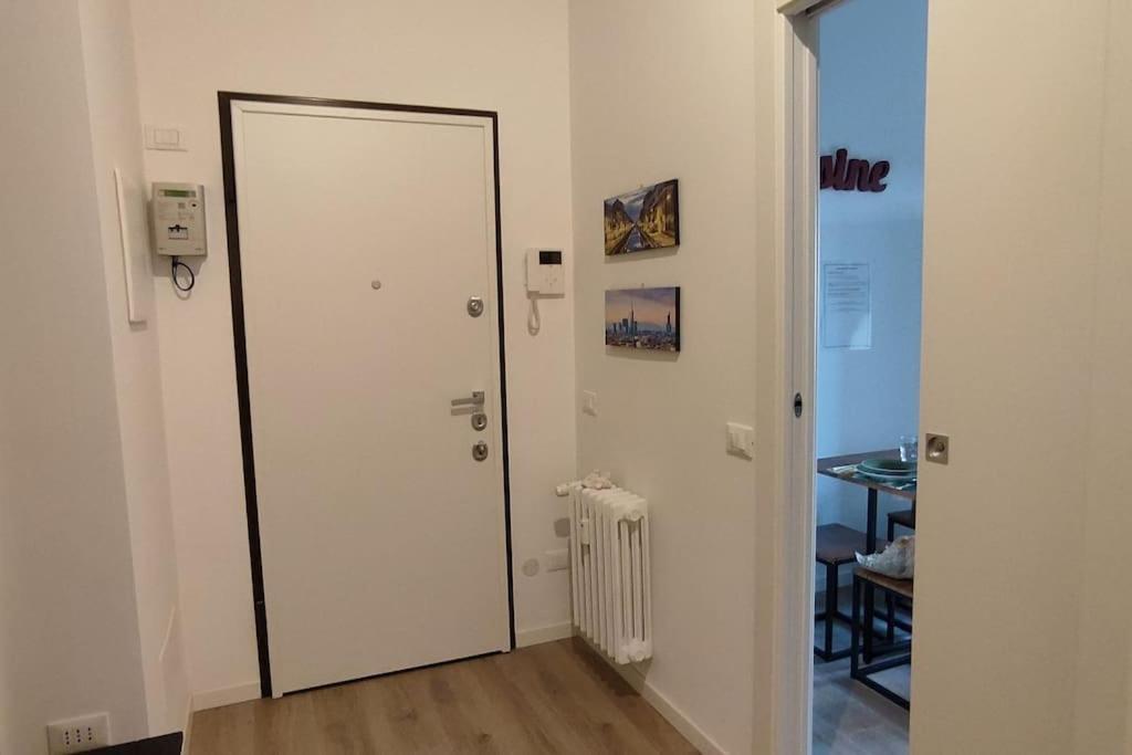 Interno Nove - Appartamento A Corsico Exterior foto